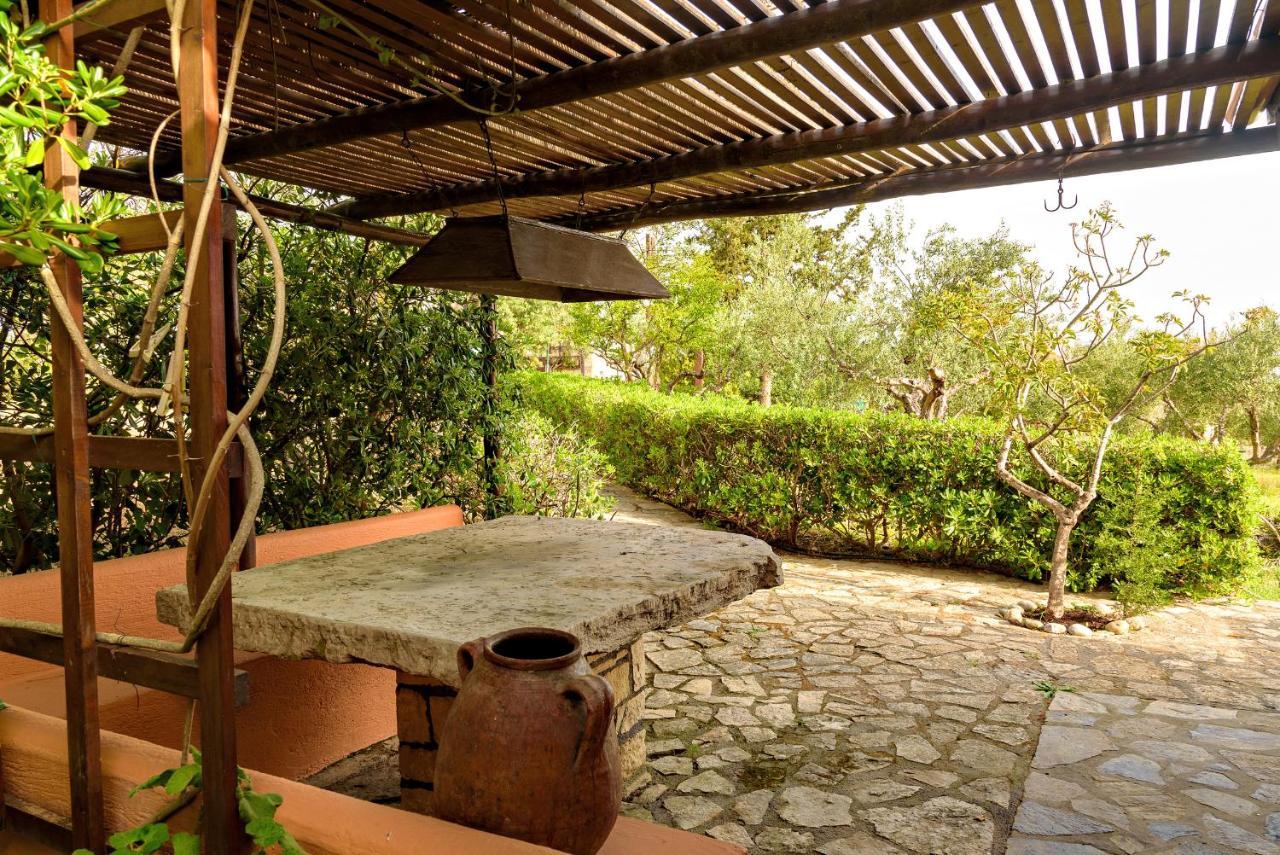 Villa Fyllosia Archanes Esterno foto